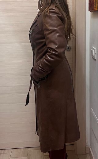 Cappotto in pelle marrone con cintura Tg S