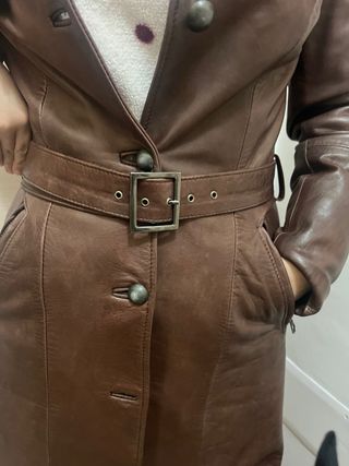 Cappotto in pelle marrone con cintura Tg S