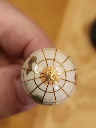 Ciondolo globo oro e smalti