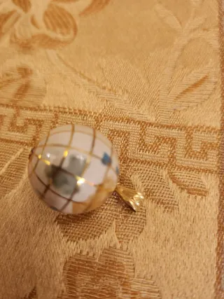 Ciondolo globo oro e smalti