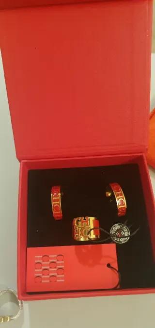 Pendientes y Anillo CH Oro y Rojo