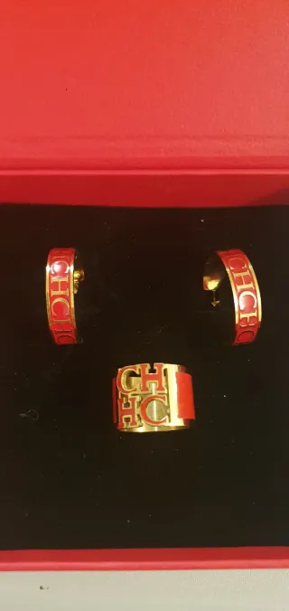 Pendientes y Anillo CH Oro y Rojo