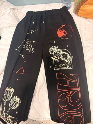 Pantalones Jogger Negros Gráficos Constelaciones