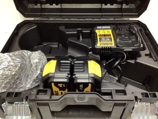 radial dewalt dcg412