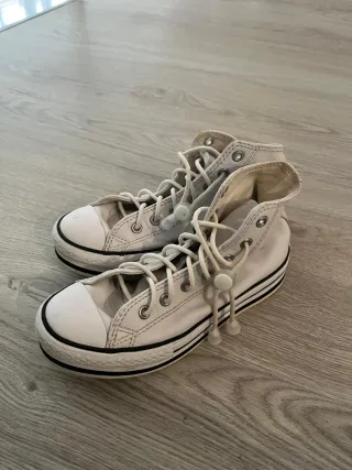 Zapatillas en piel marca Converse niña T.33.5