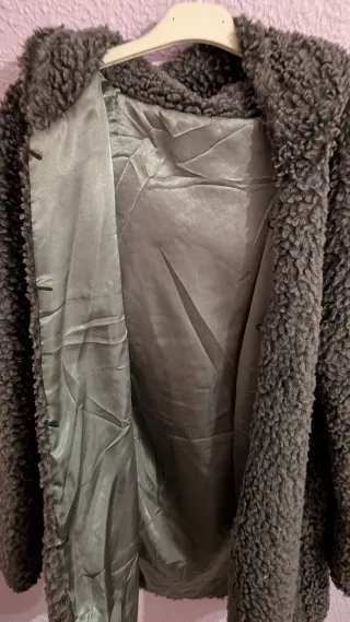 Chaqueta polar gris con capucha  Talla M/L