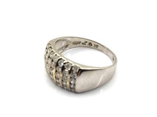 alianza oro 18k con piedra con diamante