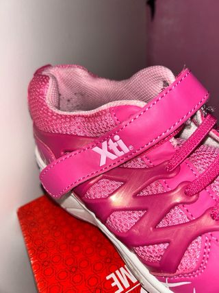 Zapatillas con Rueda Niña Rosa Talla X