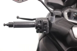 YAMAHA X-MAX 300 TECH MAX 2023