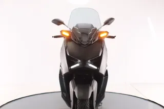 YAMAHA X-MAX 300 TECH MAX 2025