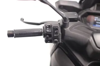 YAMAHA X-MAX 300 TECH MAX 2025