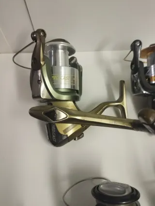 ✅LOTE 4 CARRETES DE PESCA, A REPARAR ANTIRETROCESO