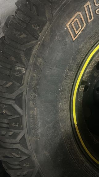 Neumáticos 33" Cooper con llantas desplazadas Jeep