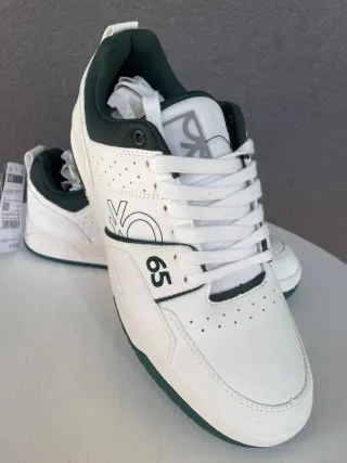 Zapatillas modelo lace up. T43