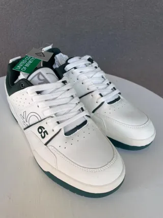 Zapatillas modelo lace up. T43