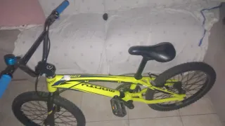 Bicicleta Monty Trial Amarilla