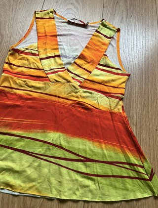 Top camiseta tirantes escote pico cruzado