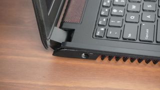 Portátil Dell Inspiron 3585 Negro/Rojo