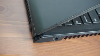 Portátil Dell Inspiron 3585 Negro/Rojo