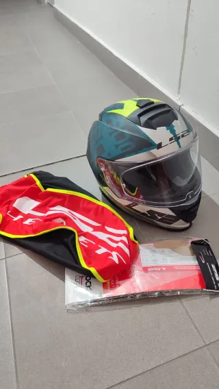 Casco de moto como nuevo
