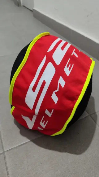 Casco de moto como nuevo
