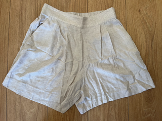 Pantalón corto short H&M beige estilo lino