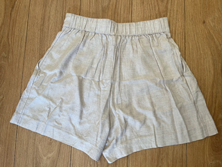 Pantalón corto short H&M beige estilo lino