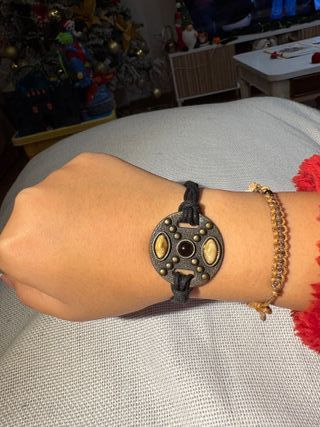 Pulsera artesanal con piedras