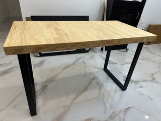 Mesa madera patas metálicas