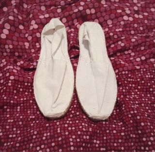Alpargatas blancas