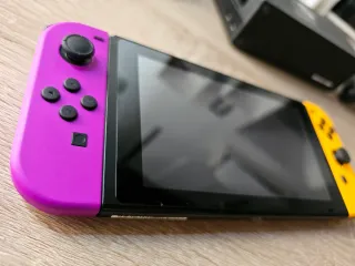 Nintendo Switch Morado y Amarillo (wario y waluigi