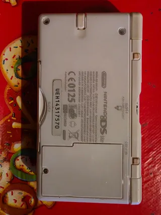 Nintendo DS Lite + Lote Pokémon y Mario Bros