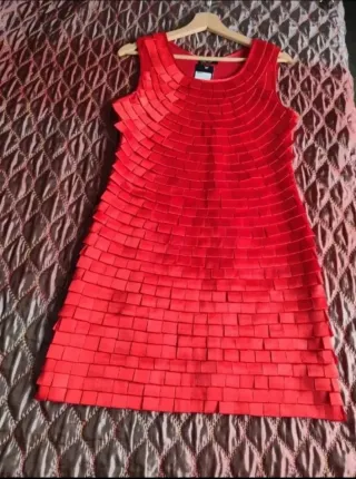 Vestido fiesta rojo con etiqueta