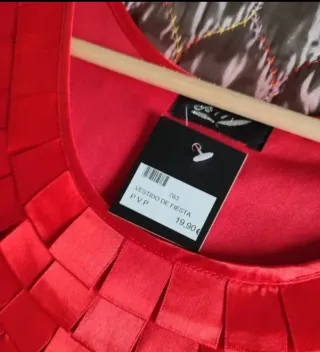 Vestido fiesta rojo con etiqueta