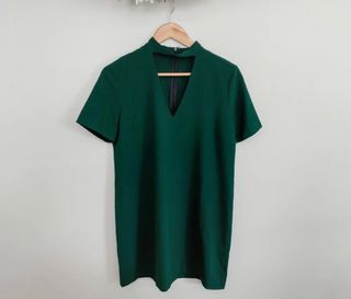 Vestido Zara verde com decote