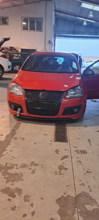 Volkswagen Golf GTI V