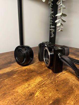 Camara Sony a6000 + Lente 16–50 mm + Bolso (KIT)