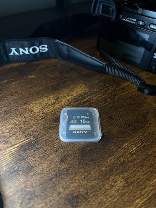 Camara Sony a6000 + Lente 16–50 mm + Bolso (KIT)