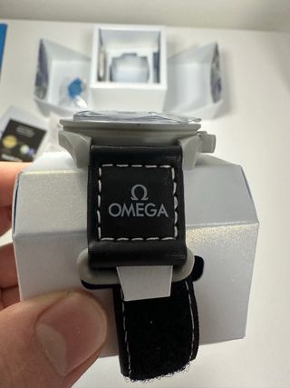 Swatch x Omega Mission to Earthphase