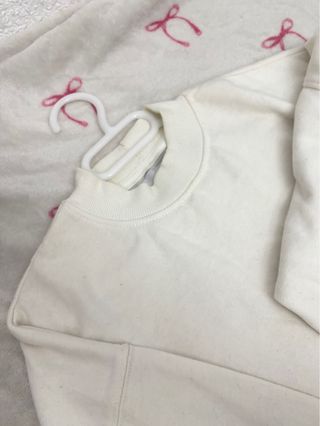 Sudadera Bershka básica blanca