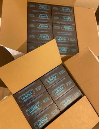 Cajas ETB Pokémon Fuegos Fantasmales