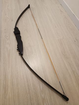 Kit Completo: Arco Plano + Flechas + Accesorios