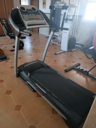 Equipo de gimnasio multifuncional