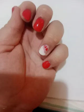 Manicurista a domicilio.