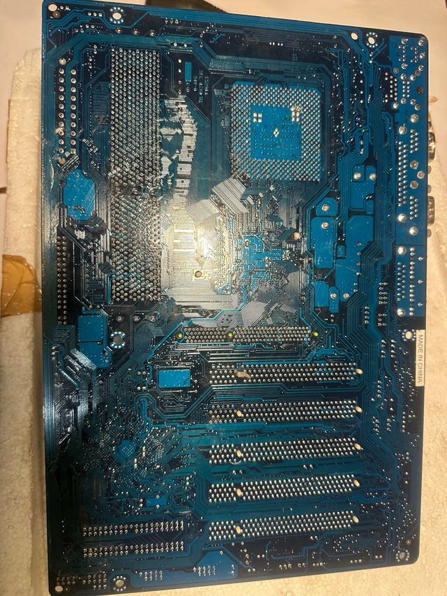 Gigabite ga-7va socket 462 amd 2.4