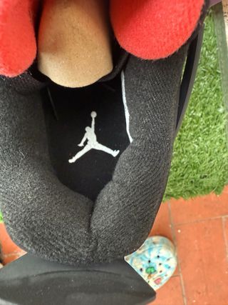 Zapatillas Negras y Rojas talla 43 nuevas