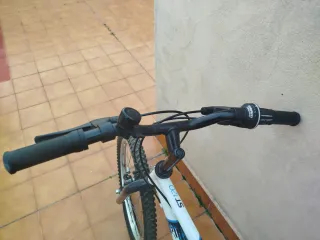 Bicicleta infantil Rockrider blanca