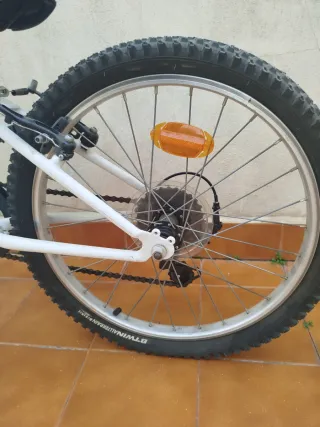 Bicicleta infantil Rockrider blanca