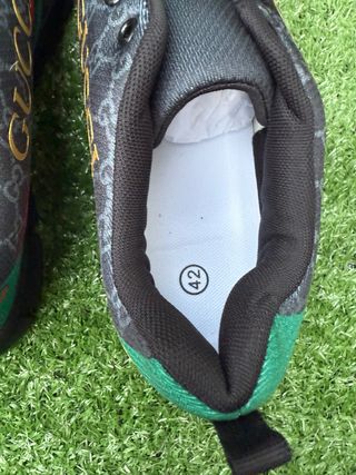 Zapatillas Negras y Verdes, talla 42 nuevas