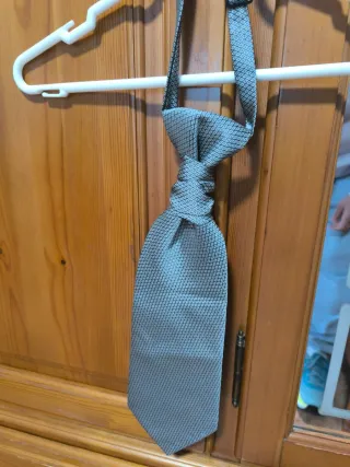 Traje de ceremonia gris